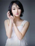 歐陽(yáng)真希（白莫菲飾演）