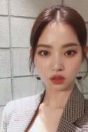 殷彩雅
